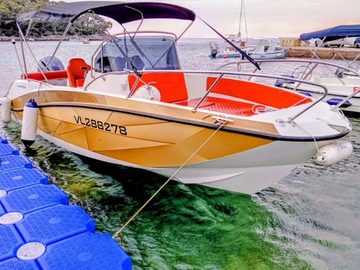 Quicksilver quicksilver in Prižba on SamBoat