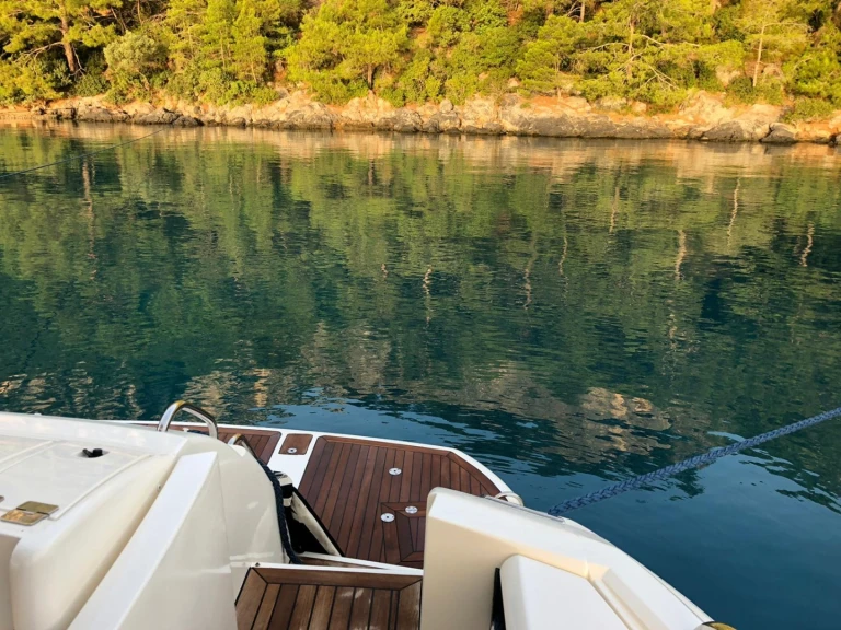 Motorboat for rent Göcek at the best price