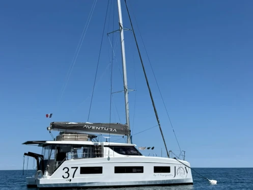 Bareboat Rental Catamaran Aventura with a boat licence
