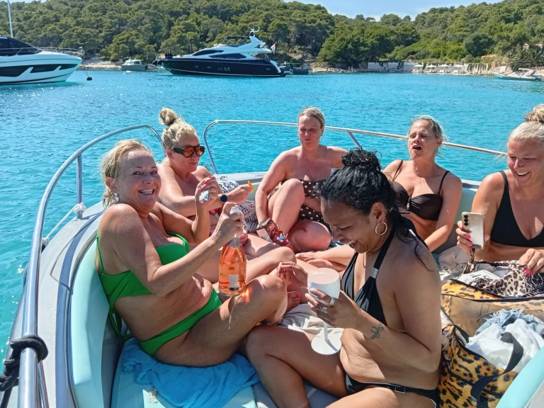 Bareboat Rental Motorboat Jeanneau with a boat licence