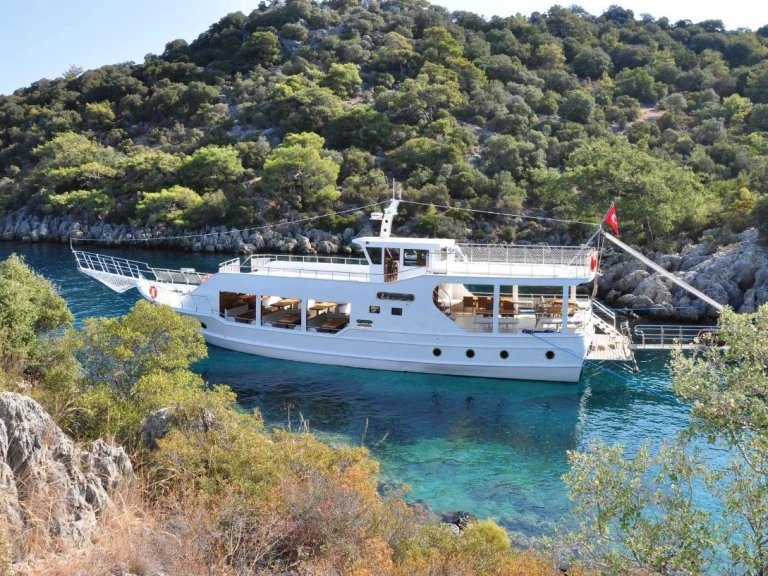 Motorboat rental with or without captain Custom Made Göcek