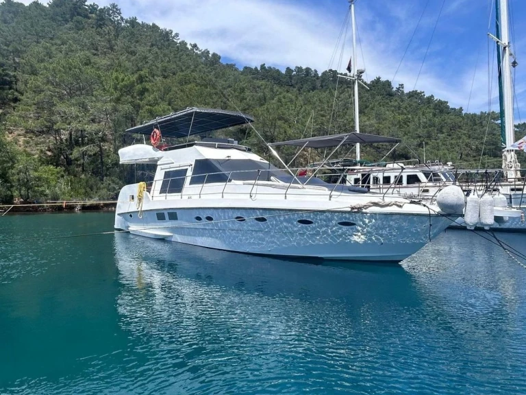 Bareboat Rental Motorboat Custom Made with a boat licence