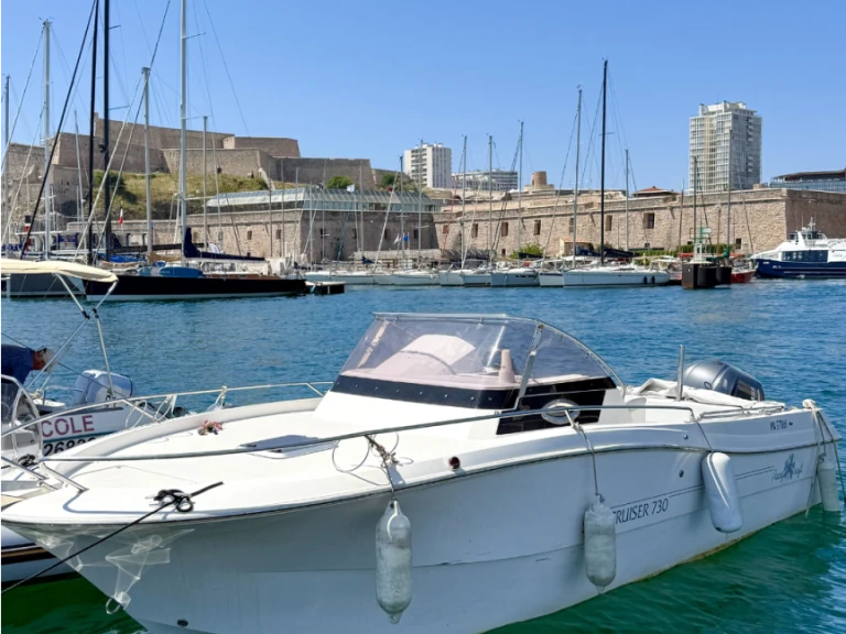 Motorboat for rent Marseille at the best price