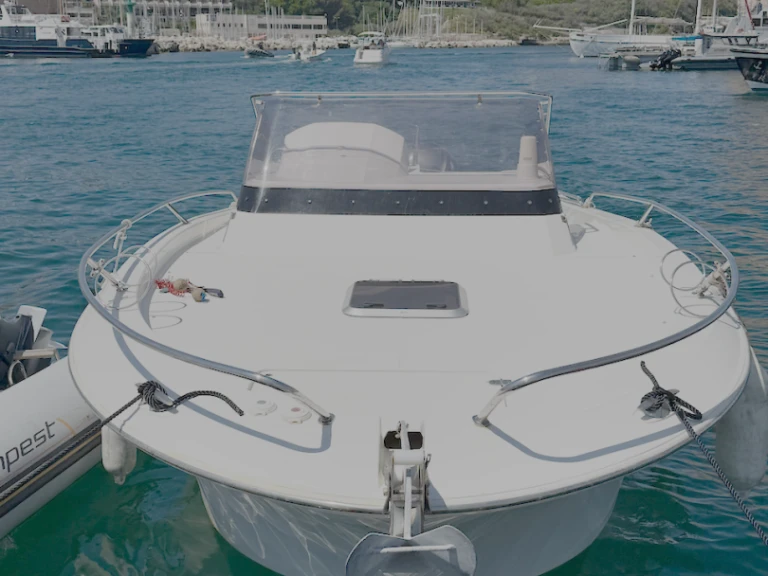Bareboat Rental Motorboat Pacific Craft with a boat licence