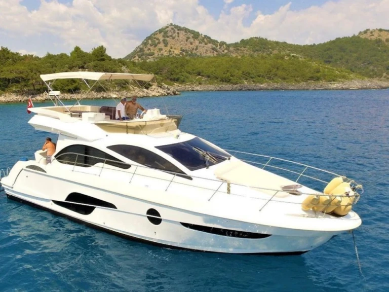 Motorboat for rent Göcek at the best price