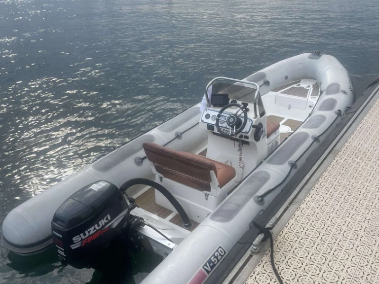 Bareboat Rental RIB Valiant with a boat licence