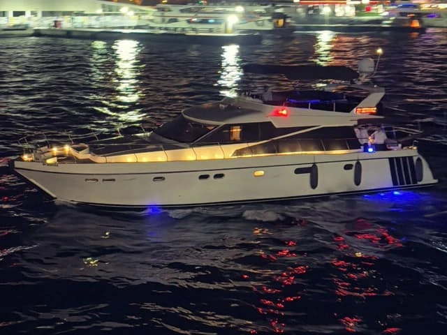 Motorboat rental in Göcek - Custom Made Custom made