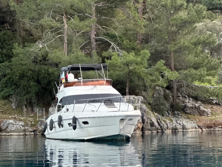 Bareboat Rental Motorboat Custom Made with a boat licence