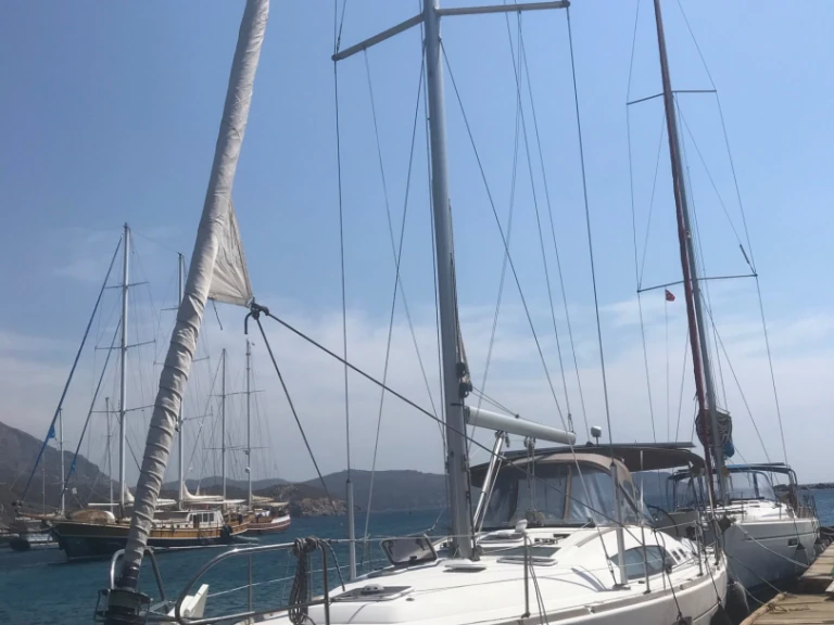 Bénéteau Oceanis 46 charter bareboat or captained in  Samsun Körfezi