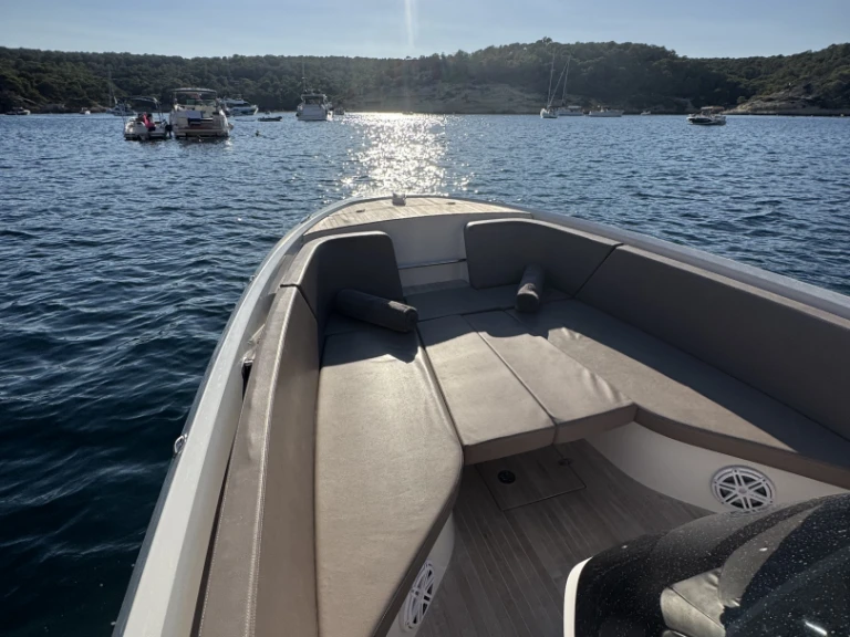 Motorboat rental with or without captain Frauscher Port Adriano
