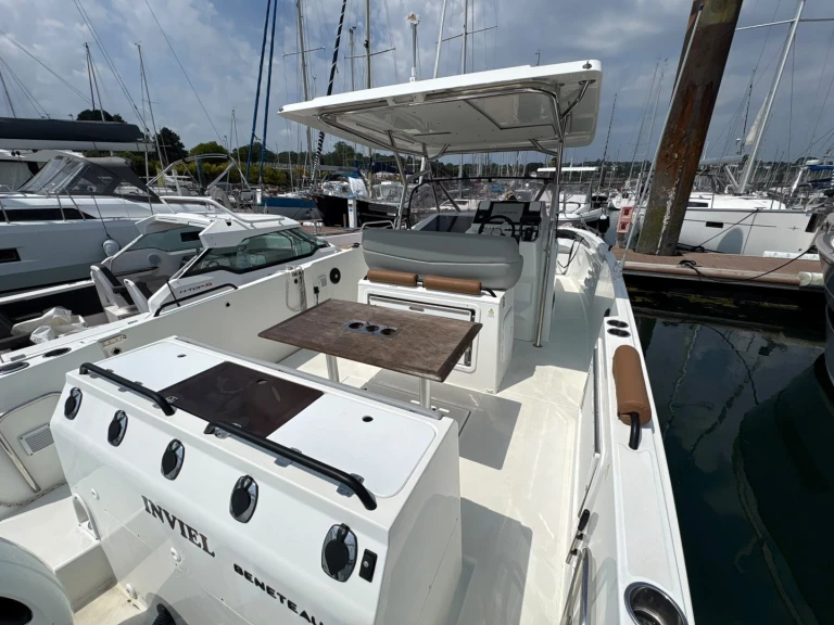 Bénéteau Flyer 9 SPACEdeck charter bareboat or captained in  Brest