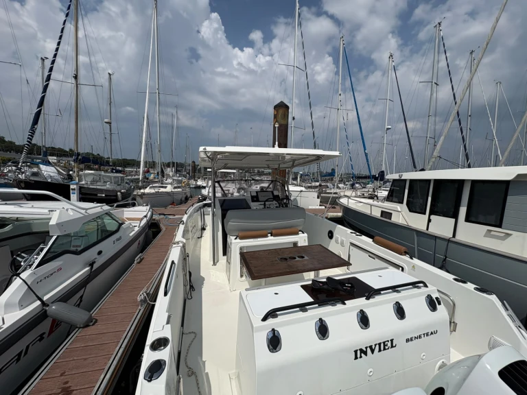 Bénéteau Flyer 9 SPACEdeck in Brest on SamBoat