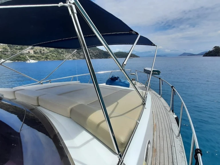 Motorboat for rent Göcek at the best price