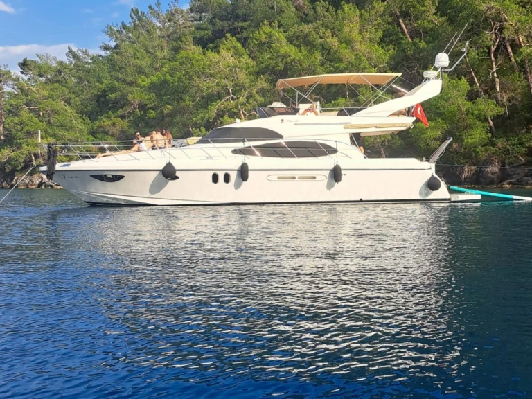 Motorboat for rent Göcek at the best price
