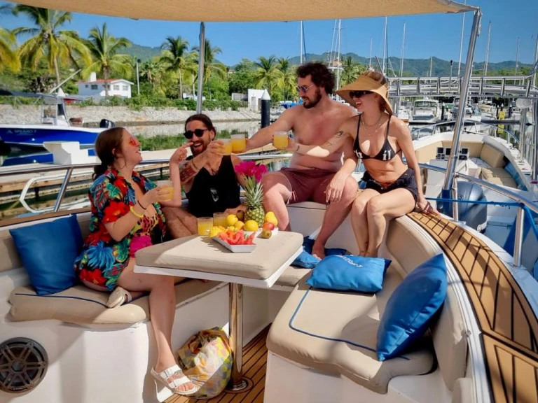 Boat rental Custom Made custom in Cruz de Huanacaxtle on Samboat