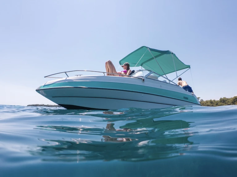 Boat rental Four Winns Sundowner 195 in France on Samboat