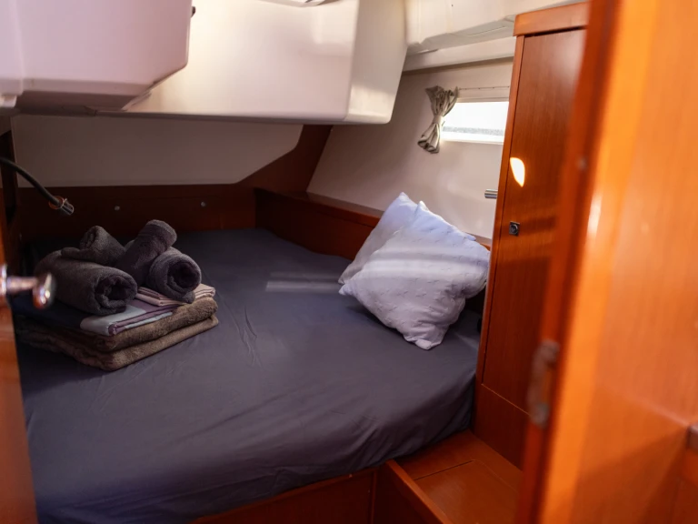 Rent a Bénéteau Oceanis 45 Port de Pollença
