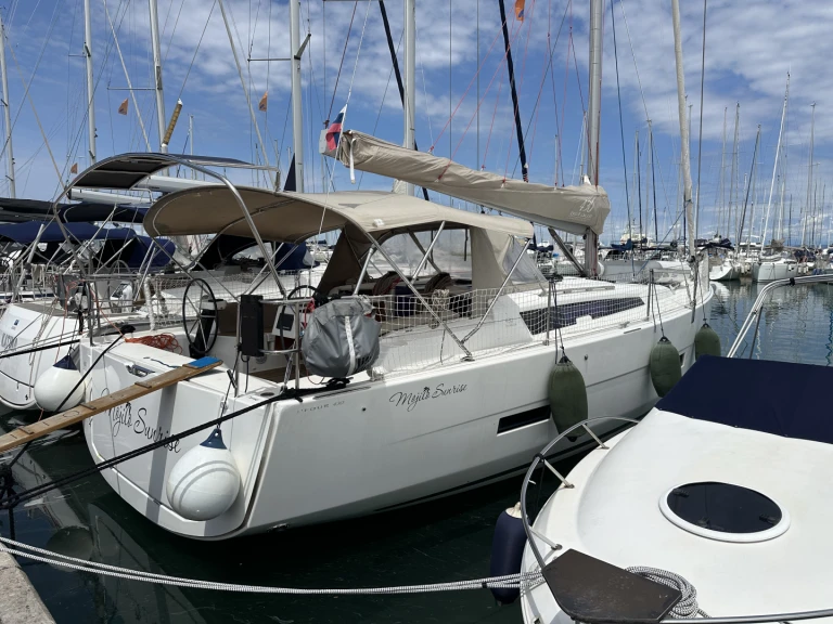 Sailboat rental in Izola - Dufour Dufour 430 Grand Large