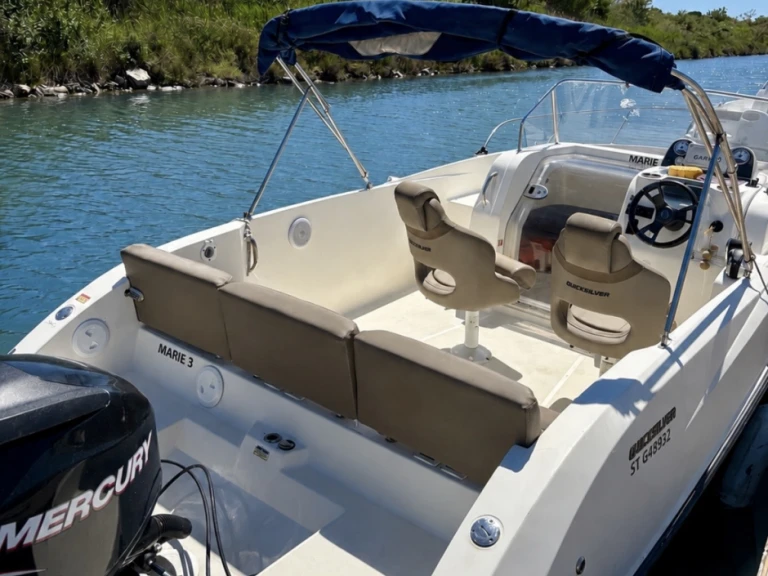 Boat rental Quicksilver Activ 675 Sundeck in Carnon-Plage on Samboat