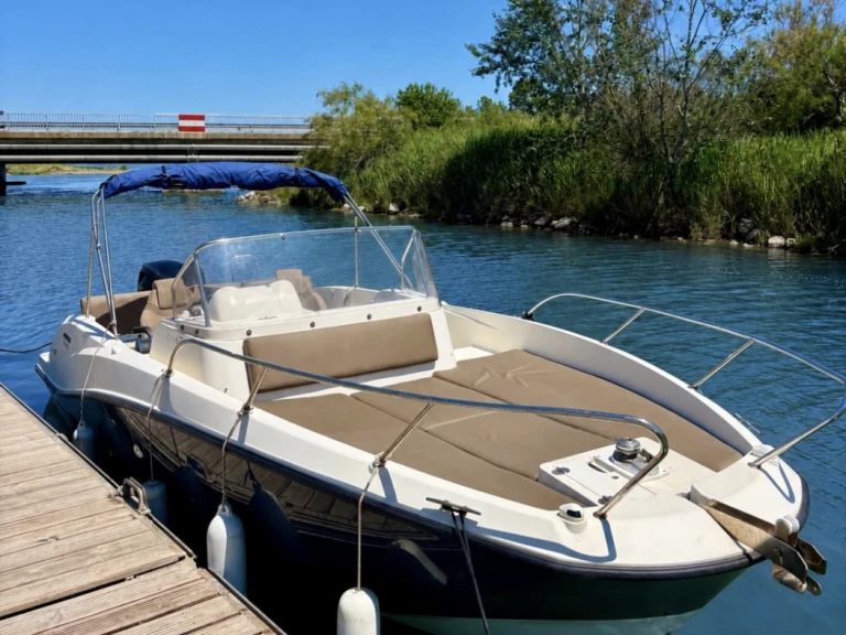 Motorboat rental with or without captain Quicksilver Carnon-Plage