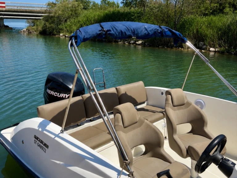 Motorboat for rent Carnon-Plage at the best price