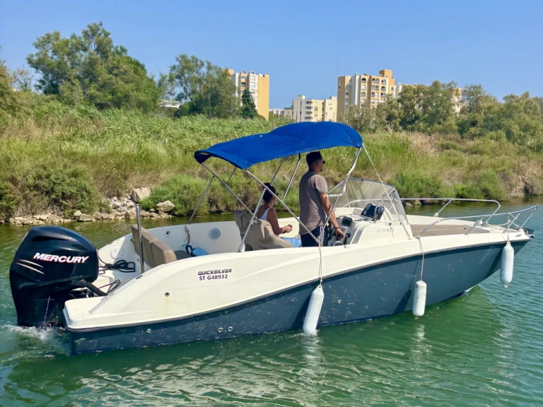 Rent a Quicksilver Activ 675 Sundeck Carnon-Plage