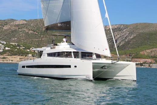 Yacht charter Parham Town cheap Bali 5.4