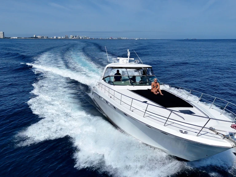 Luxury Yacht rental in Fort Lauderdale - Sea Ray 550