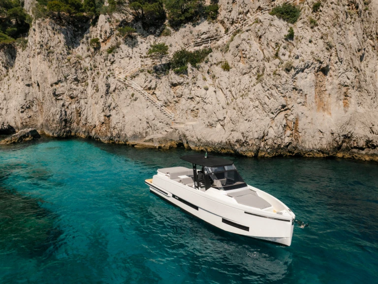 De Antonio De Antonio D32 Open in Naples on SamBoat