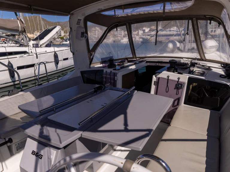 Bareboat Rental Sailboat Bénéteau with a boat licence