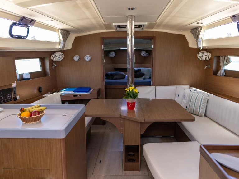 Boat rental Bénéteau Oceanis 41.1 Performance in Port de Pollença on Samboat