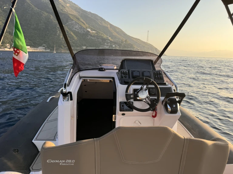 Motorboat rental with or without captain Ranieri Reggio Calabria