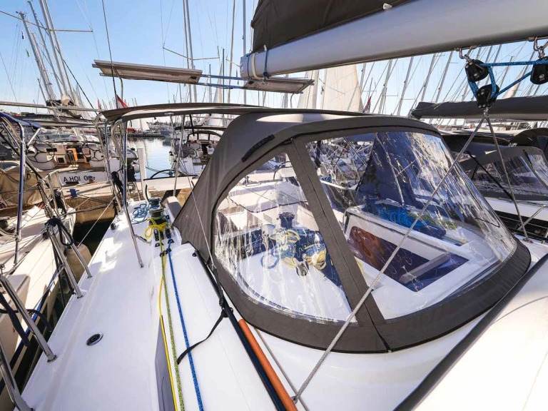 Bareboat Rental Sailboat Dufour with a boat licence