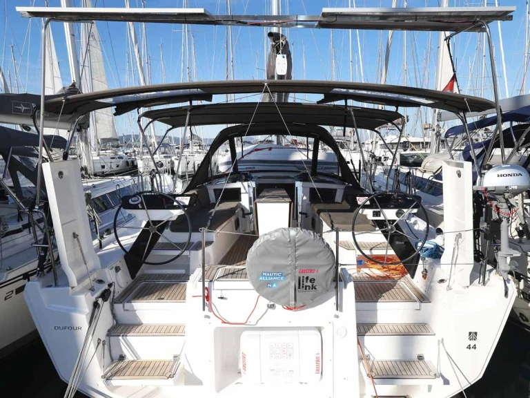 Sailboat for rent Trogir at the best price
