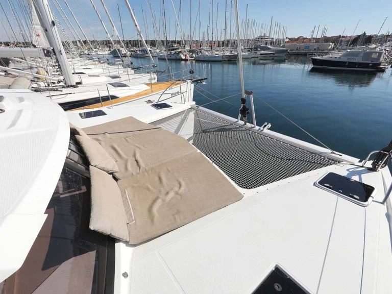 Catamaran rental in Trogir - Fountaine Pajot Lucia 40