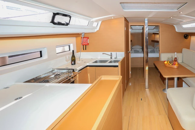 Jeanneau Sun Odyssey 440 in Kaštela on SamBoat