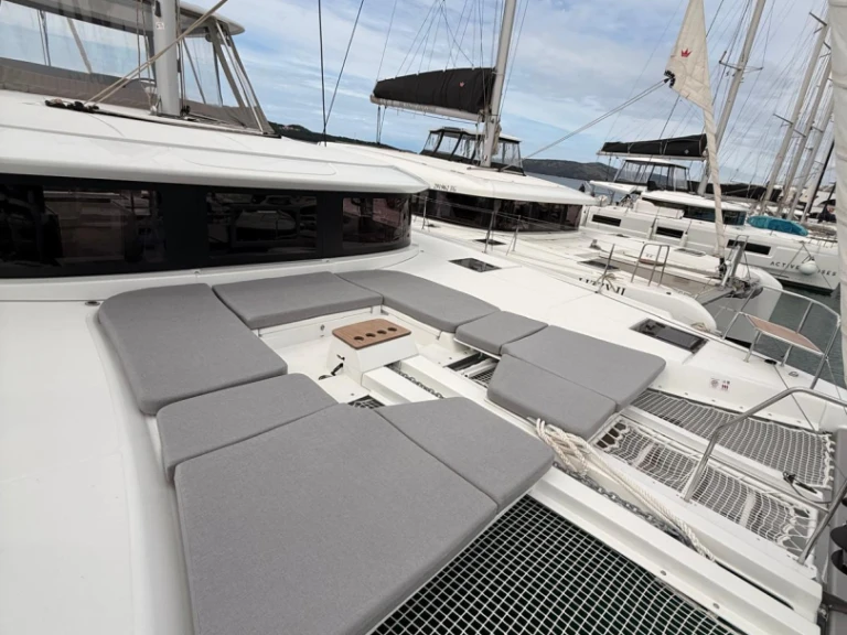 Rent a Lagoon Lagoon 46 Seget Donji