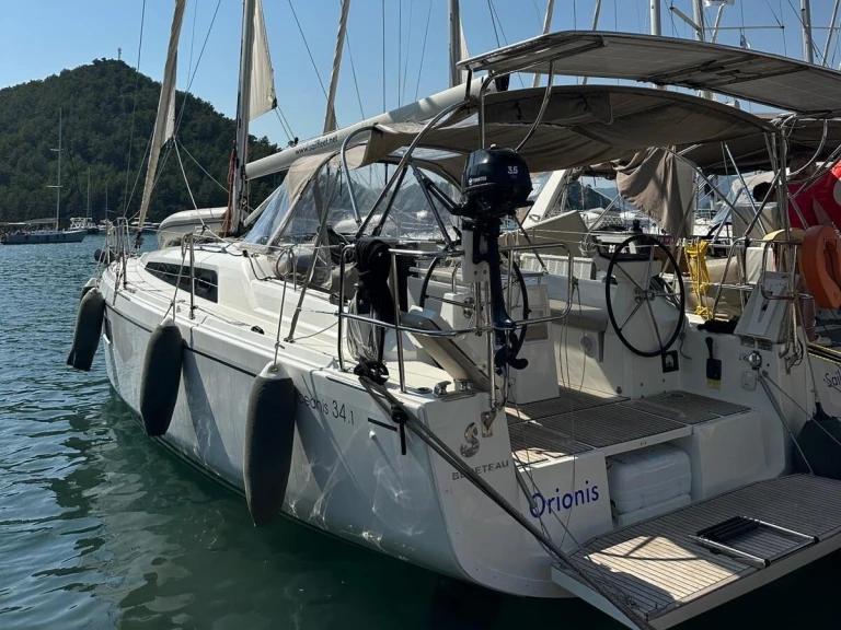 Boat rental Bénéteau Oceanis 34.1 in Orhaniye on Samboat