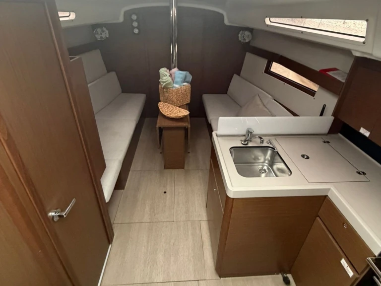 Sailboat rental with or without captain Bénéteau Orhaniye