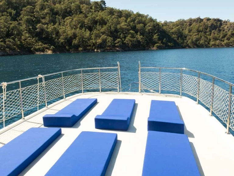 Bareboat Rental Motorboat Custom Made with a boat licence