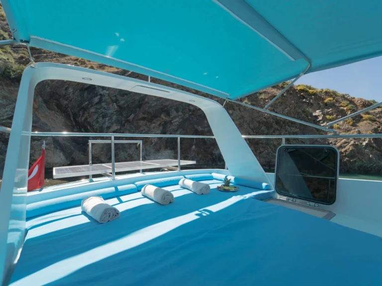 Bareboat Rental Motorboat Custom Made with a boat licence