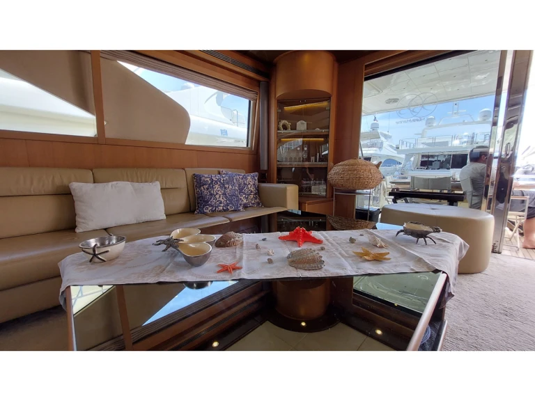Bareboat Rental Motorboat Custom Made with a boat licence