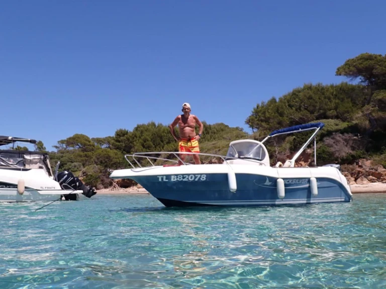 Motorboat rental with or without captain Quicksilver Les Salins d'Hyères