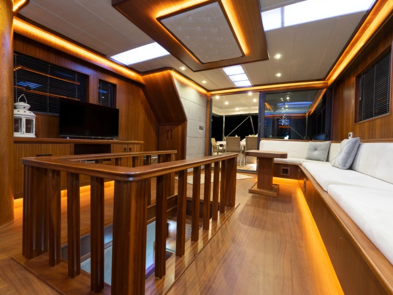 Bareboat Rental Motorboat Custom Made with a boat licence