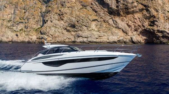 Motorboat rental with or without captain Princess Port de Sitges Aiguadolç