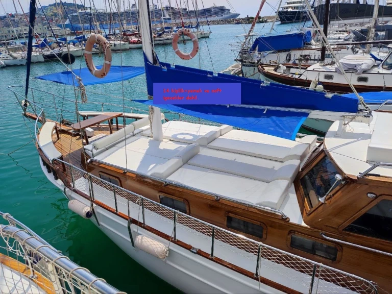 costume 50 in Kusadasi on SamBoat