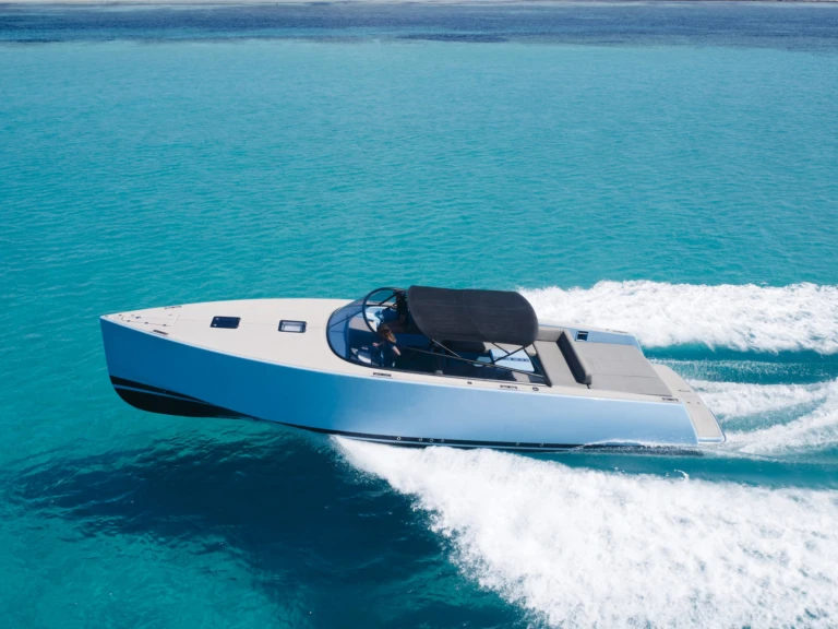 Bareboat Rental Luxury Yacht VanDutch with a boat licence