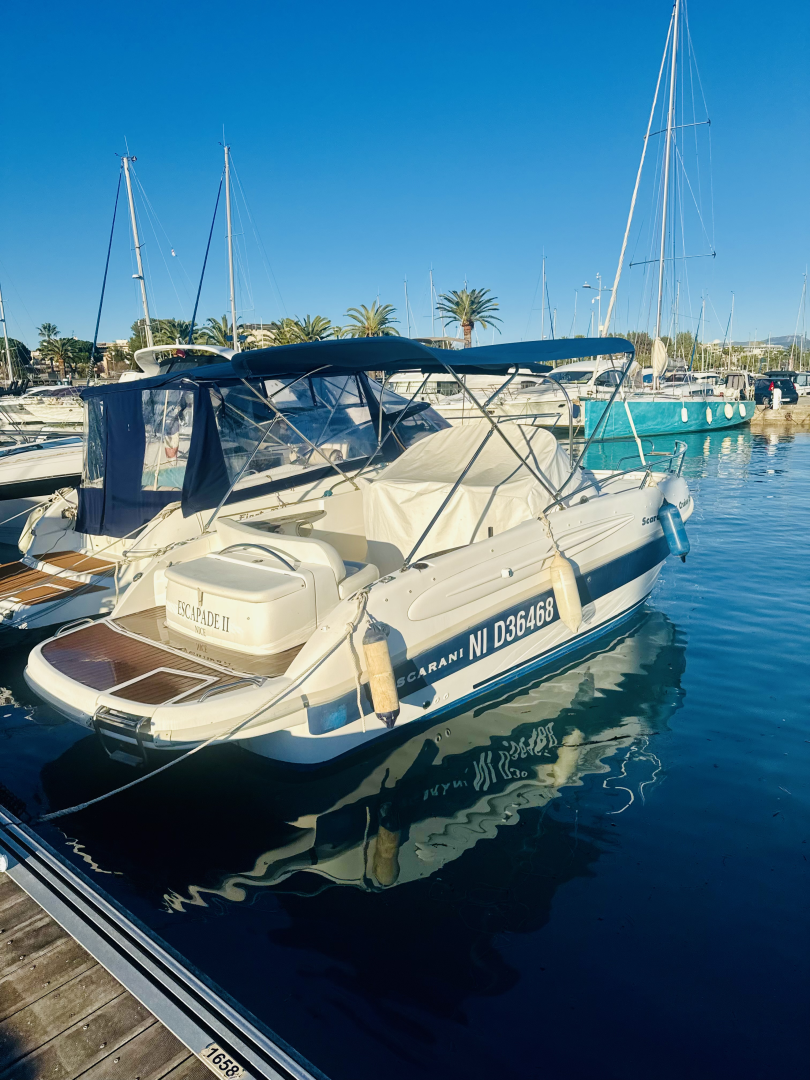 Yacht charter Saint-Laurent-du-Var cheap Rio 750 Cruiser