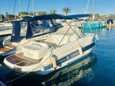 Yacht charter Saint-Laurent-du-Var cheap Rio 750 Cruiser