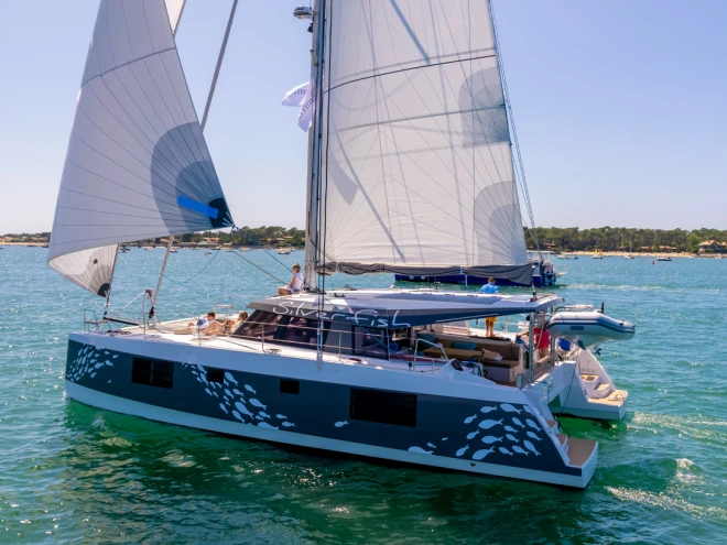 Rent a Nautitech Nautitech 40 Open  Port-Saint-Louis-du-Rhône